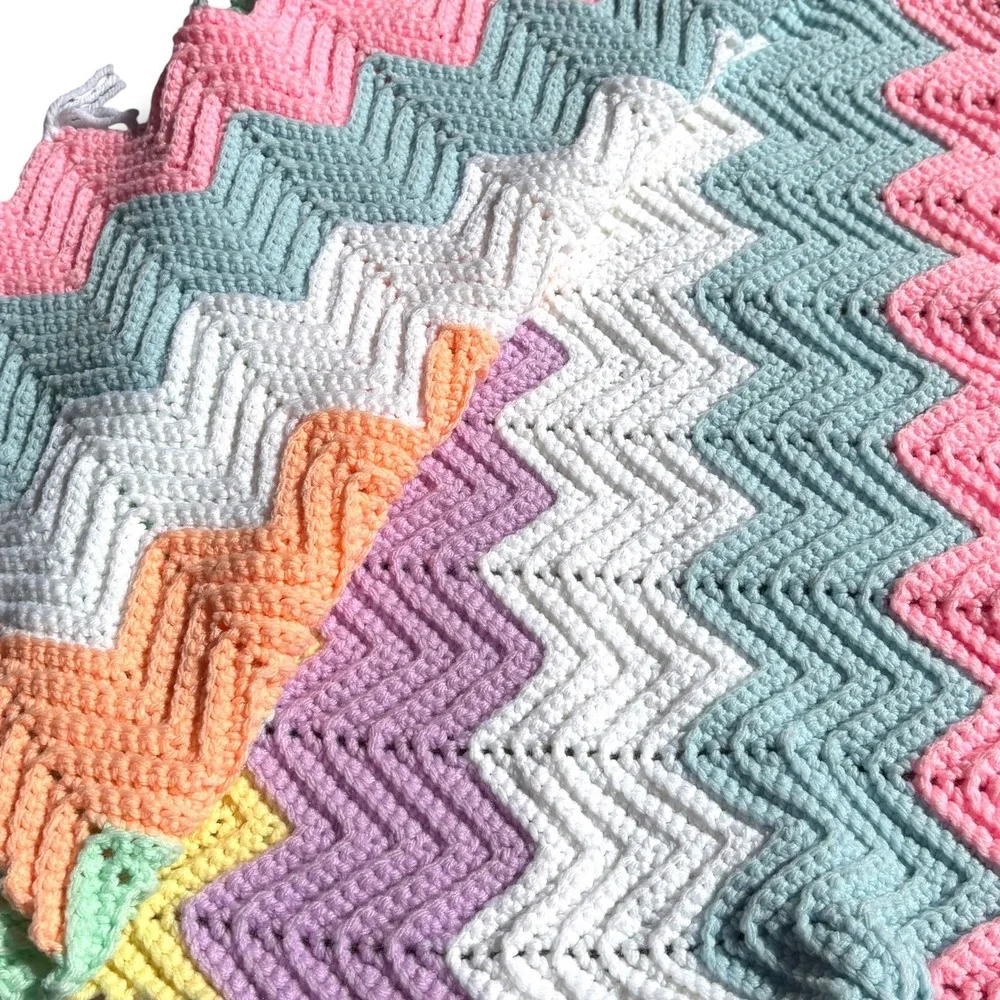 Handmade Crochet Pastel Rainbow Chevron Baby Blanket Tasseled Ripple Throw 24x39